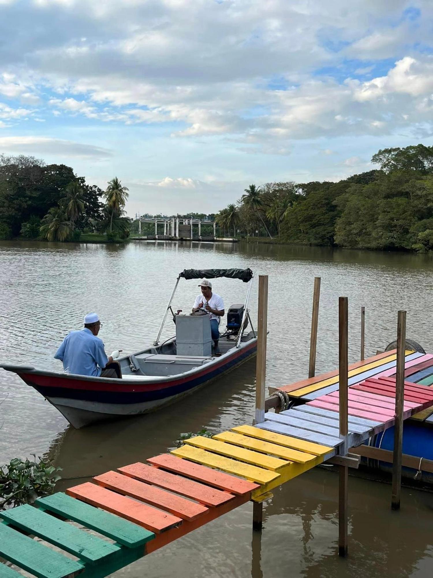 Dangau Sala D'Kontena Alor Setar Bagian luar foto